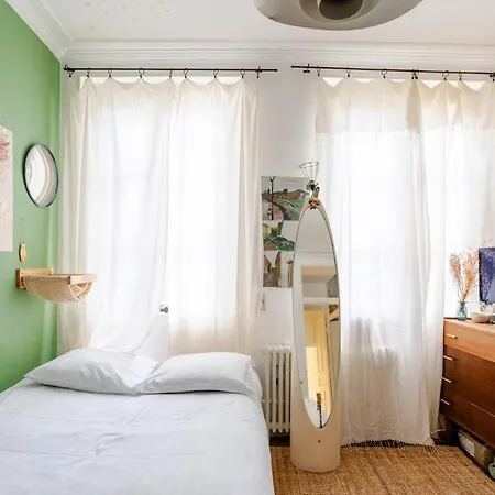 Veeve - Artist's Imprint Apartment *