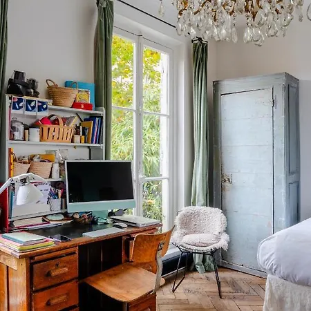 Veeve - Artist's Imprint Apartment